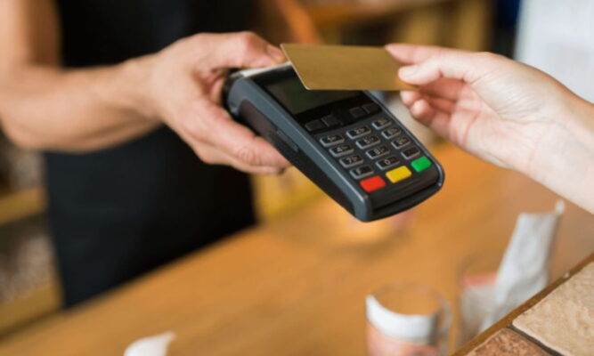 Rút tiền tại máy POS